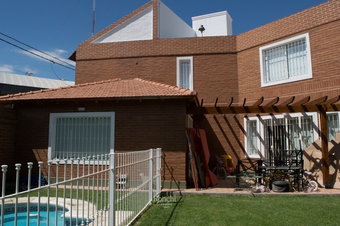 INMOBILIARIA ALQUILA  Casa Nivel Gerencial