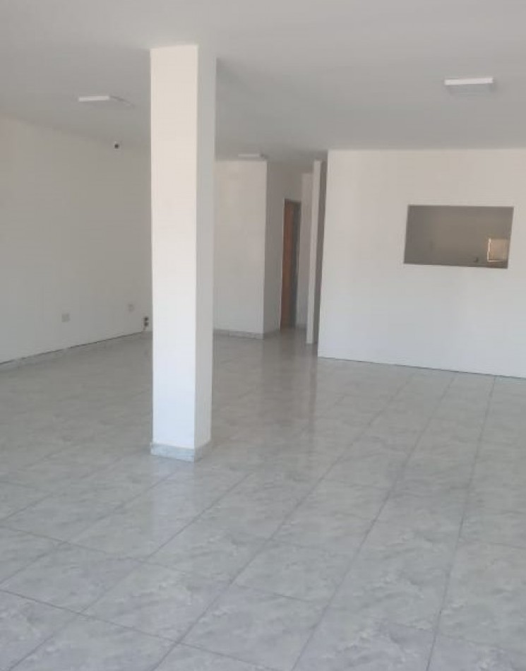 ALQUILER COMERCIAL EN PLOTTIER- EXCELENTE ZONA COMERCIAL