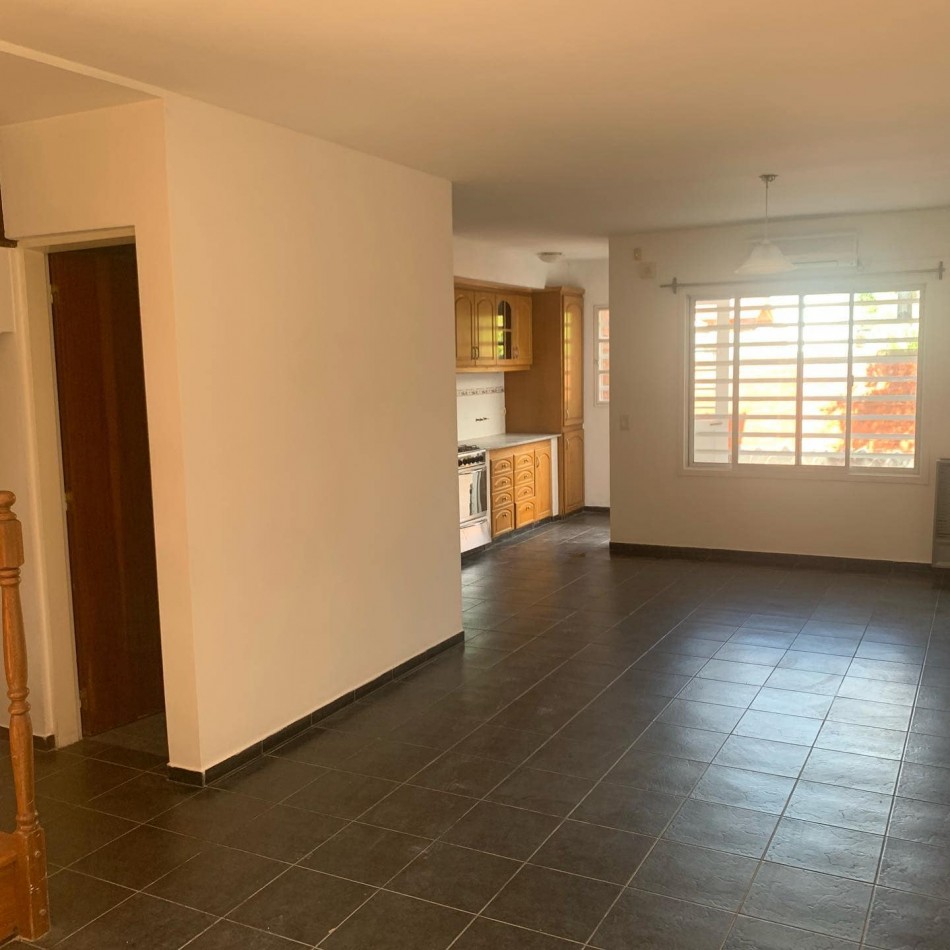 ALQUILA, Duplex 3 dormitorios. Santa Genoveva